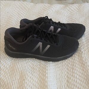 New balance women’s tennis shoes